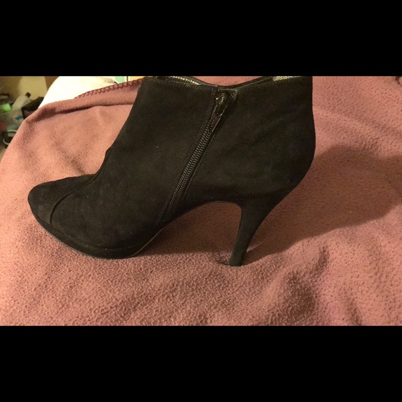 Banana Republic High Heel Ankle Booties Size 8 1/2 - Picture 1 of 5